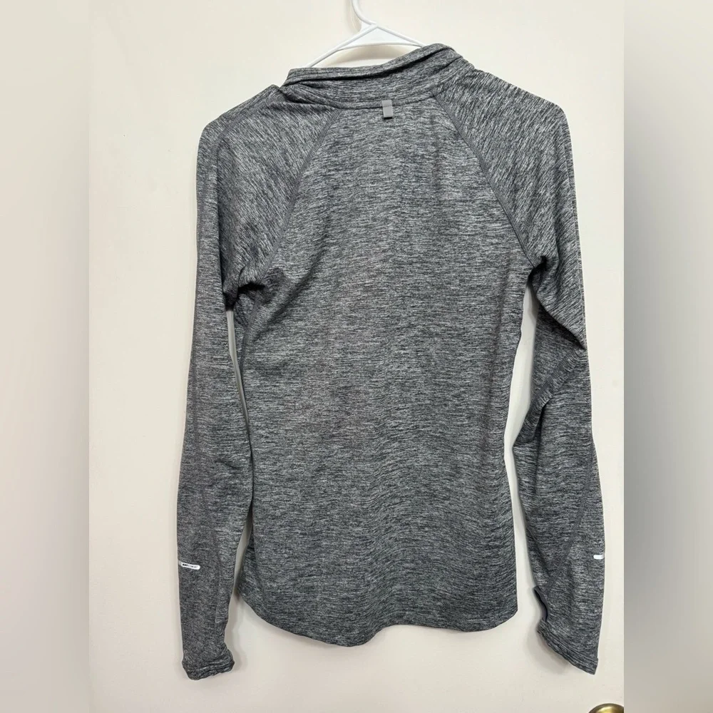 Nike Element 1/4 Zip Sweatshirt Women’s Small Gray Heathered Style 685910 Train